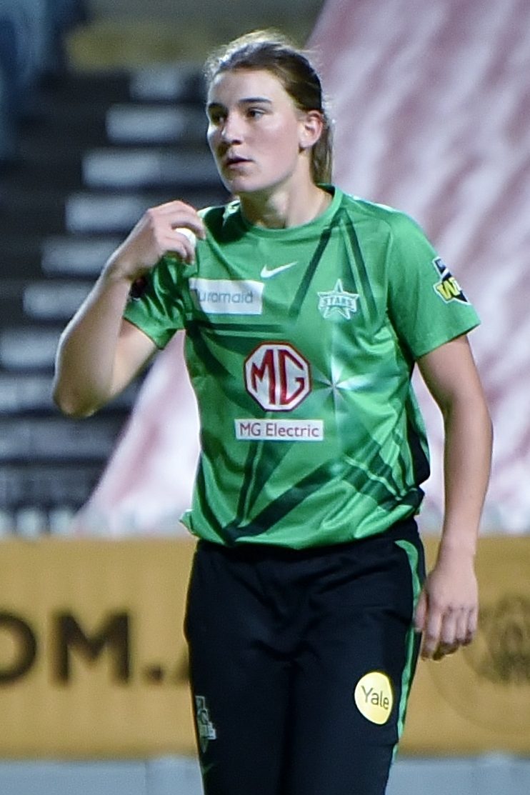 Sutherland Stars as Melbourne Stars Beat Hurricanes by 18 Runs in WBBL Opener